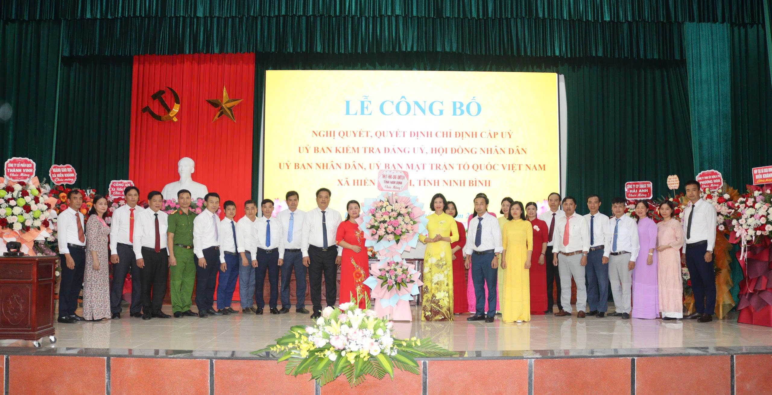 Xã Hiển Khánh trực tuyến Lễ công bố Nghị quyết, Quyết định của Trung ương và của tỉnh về sáp nhập đơn vị hành chính