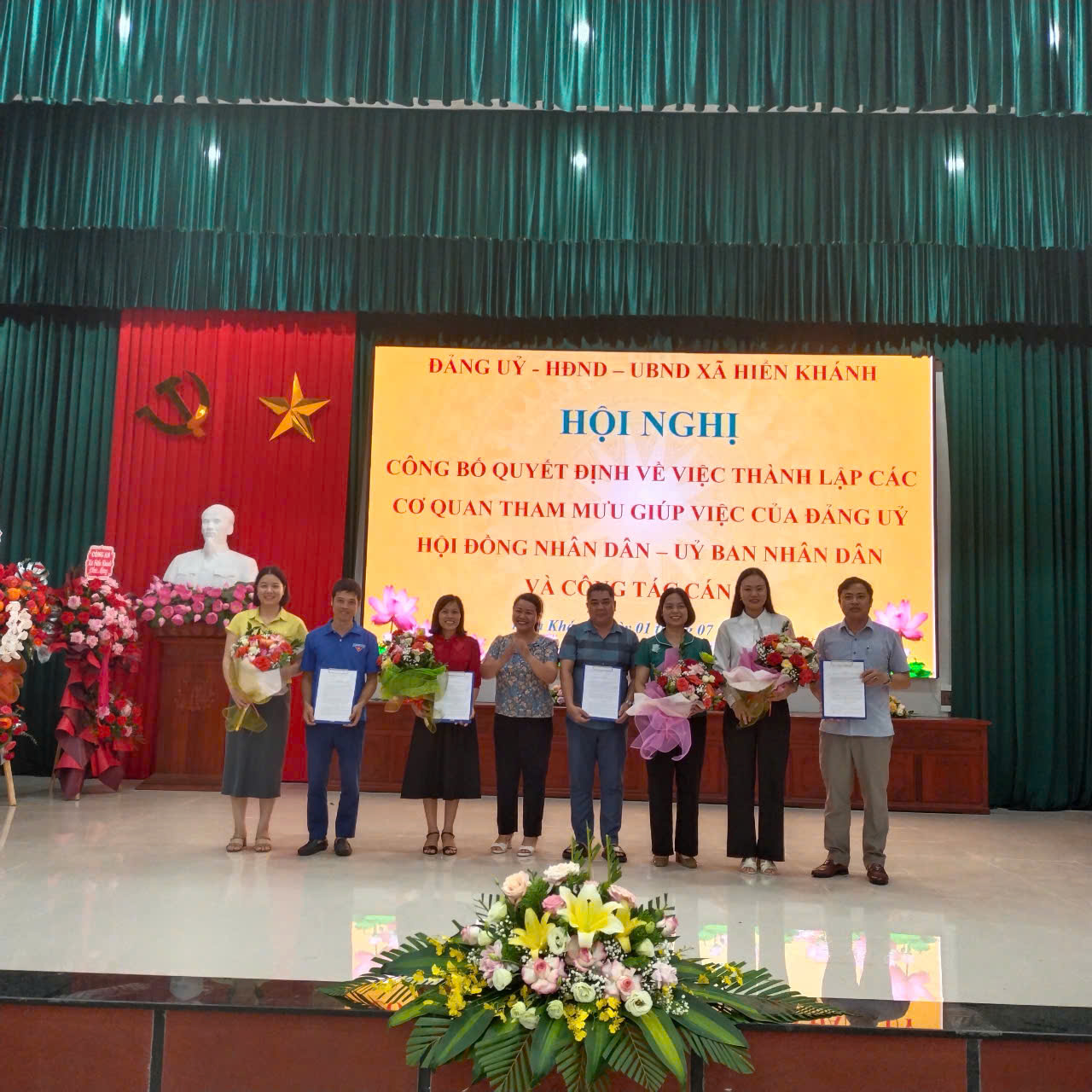 Hội nghị Công bố Quyết định về việc thành lập các cơ quan tham mưu giúp việc của Đảng uỷ, HĐND, UBND và công tác cán bộ xã Hiển Khánh